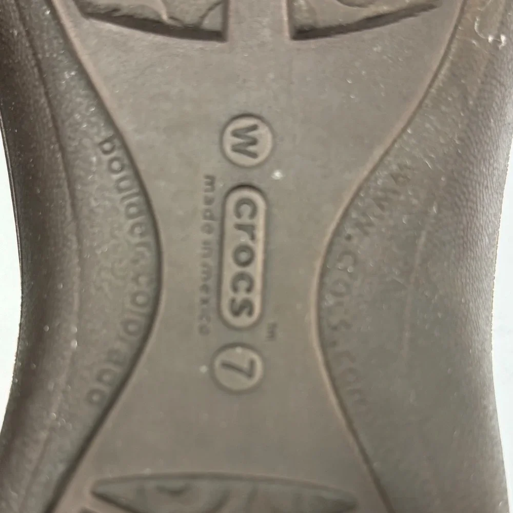 Crocs Women's Brown Ballet Issbella Flats‎ Size 7 Rose Embellishments